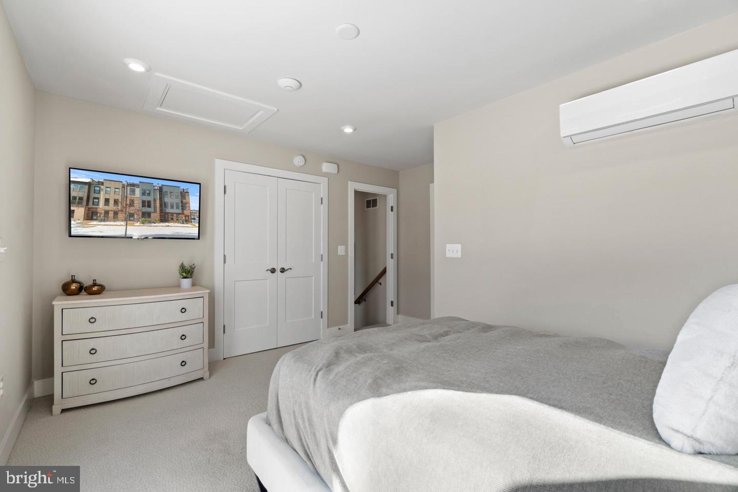 2479 LIBERTY LOOP