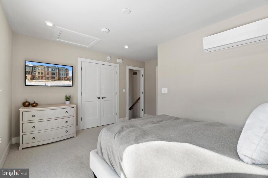 2479 LIBERTY LOOP