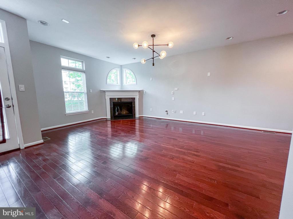 3909 BEEKER MILL PL