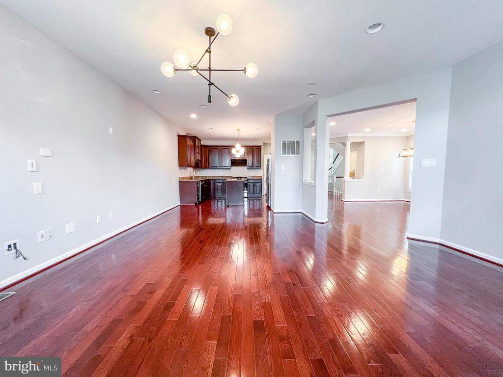 3909 BEEKER MILL PL