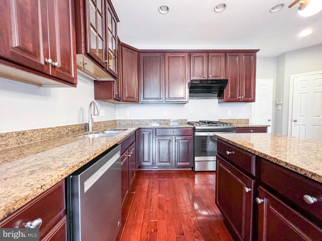 3909 BEEKER MILL PL