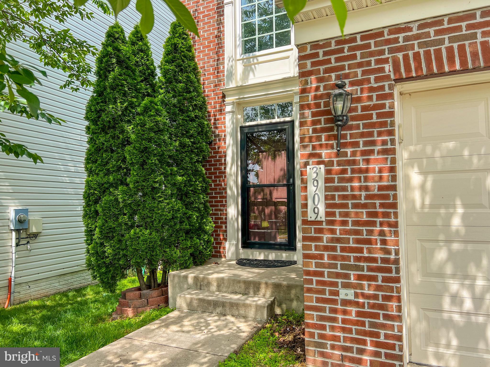 3909 BEEKER MILL PL