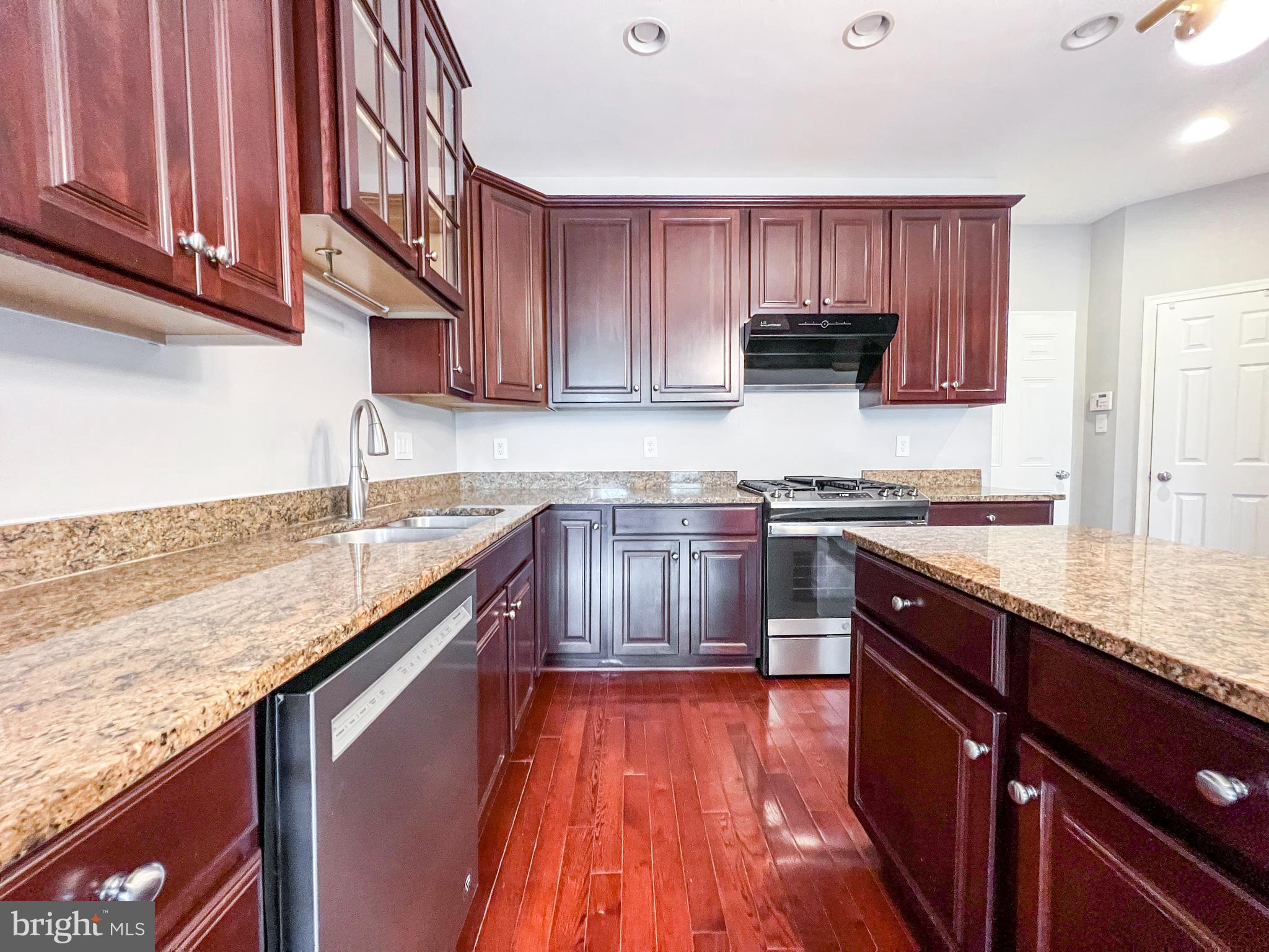 3909 BEEKER MILL PL