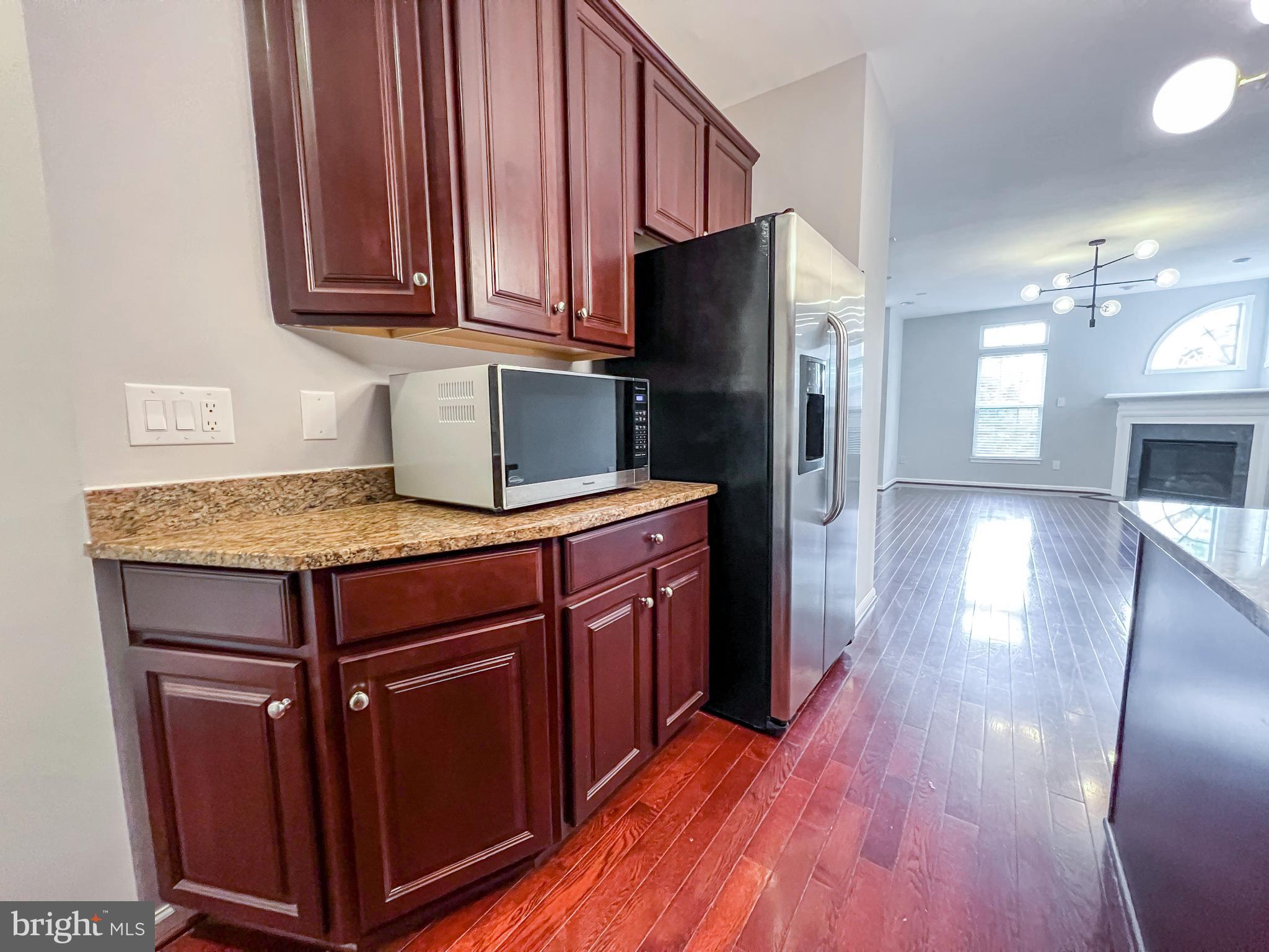 3909 BEEKER MILL PL