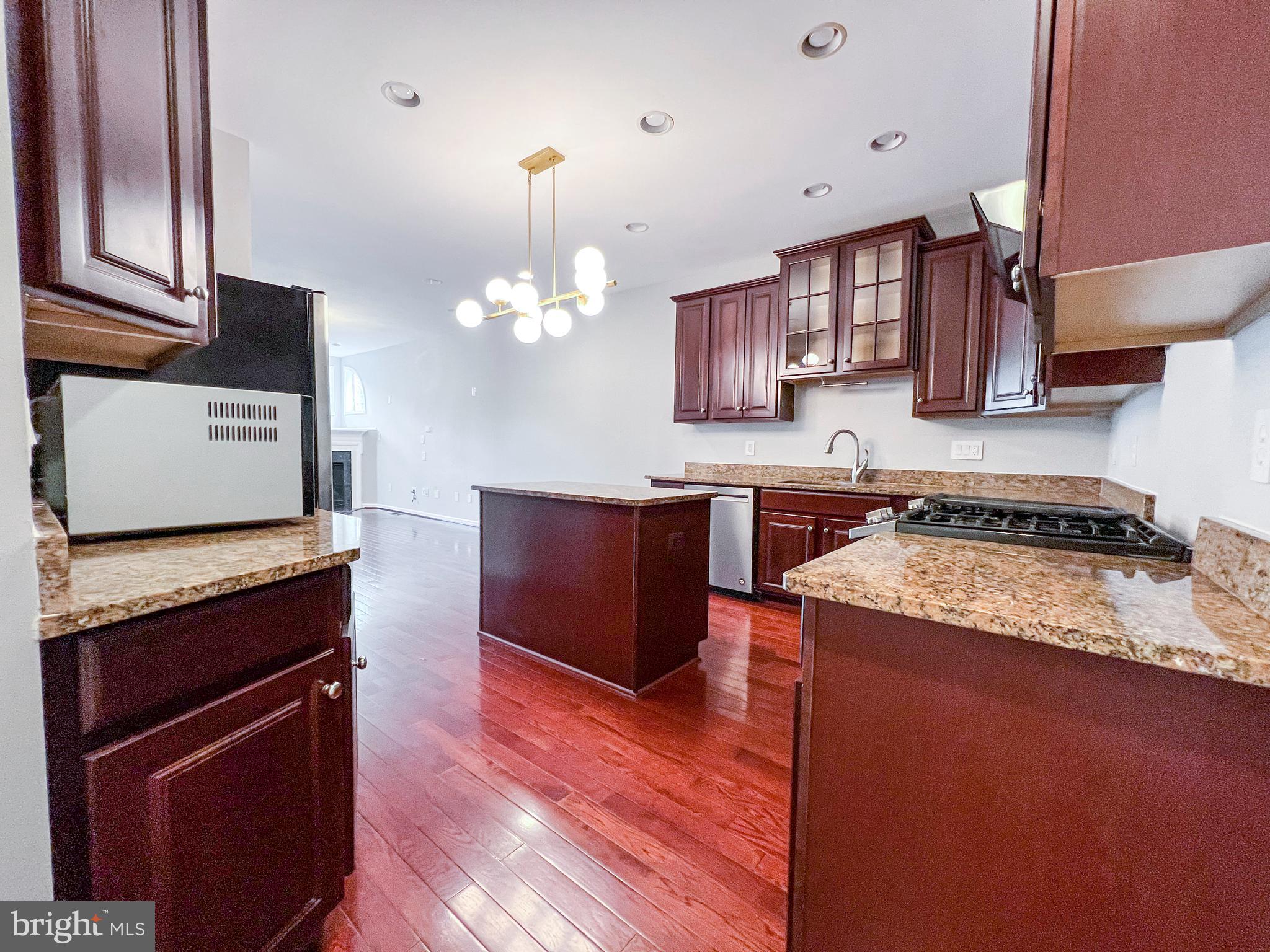 3909 BEEKER MILL PL