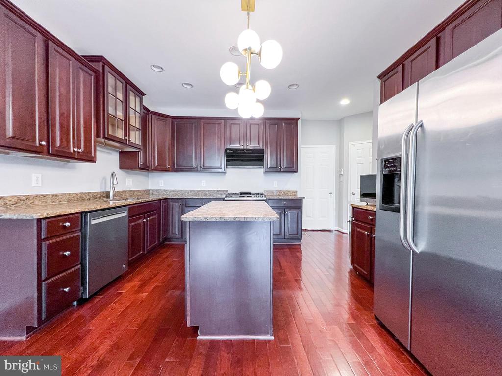 3909 BEEKER MILL PL