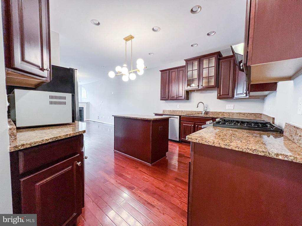 3909 BEEKER MILL PL
