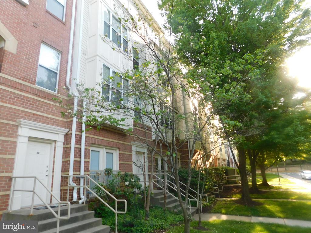 2791 Centerboro Dr #273