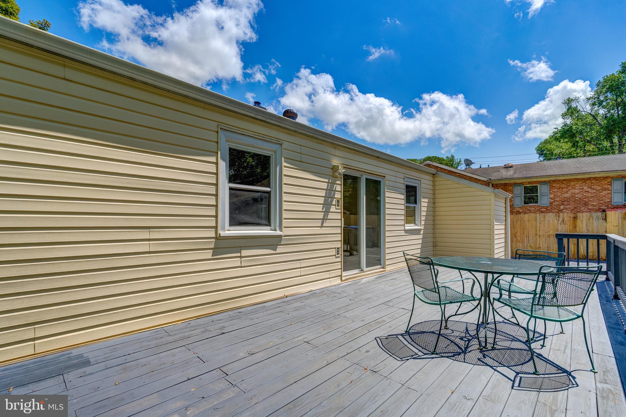 5614 Tremont Dr