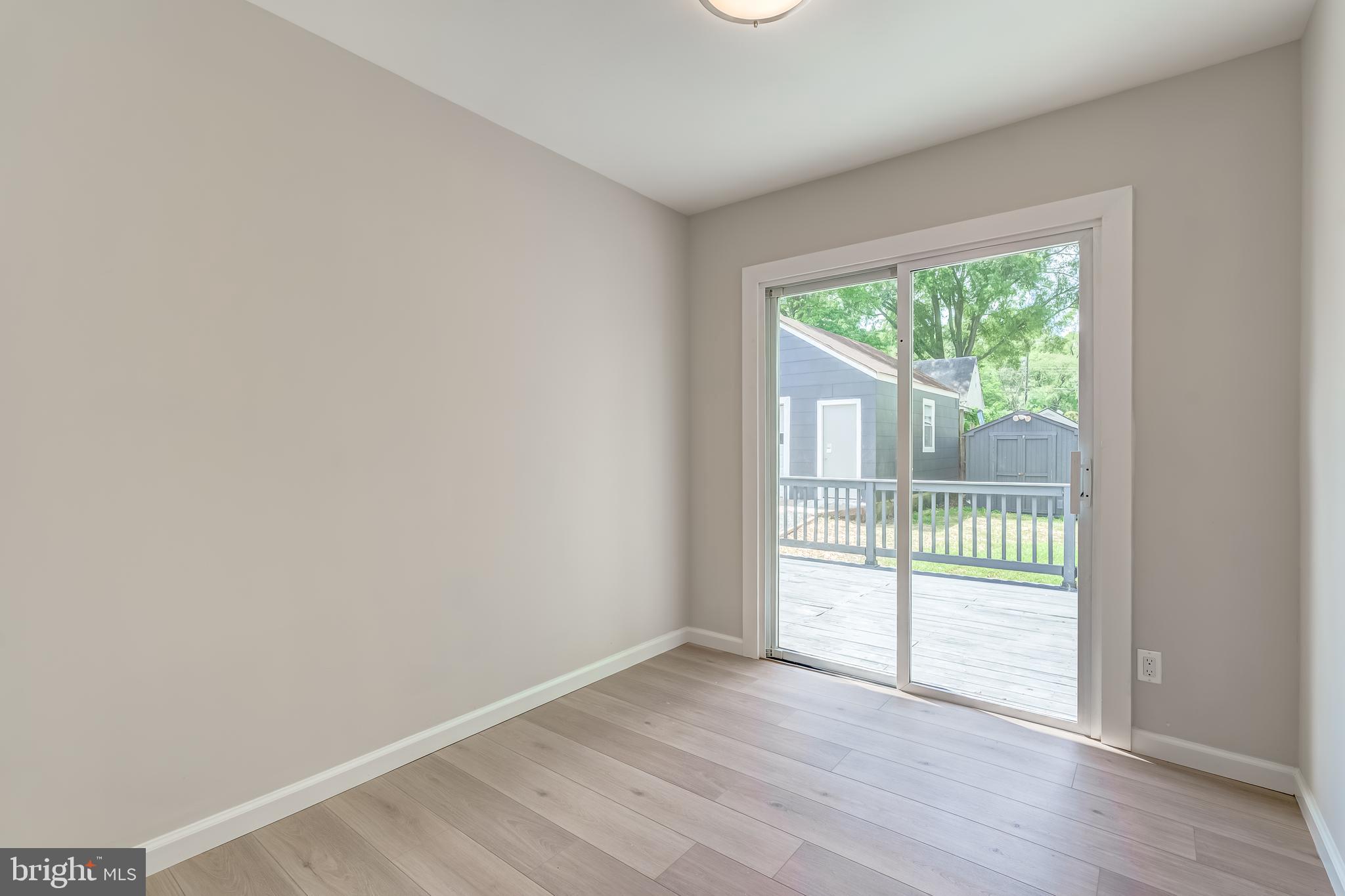 5614 Tremont Dr