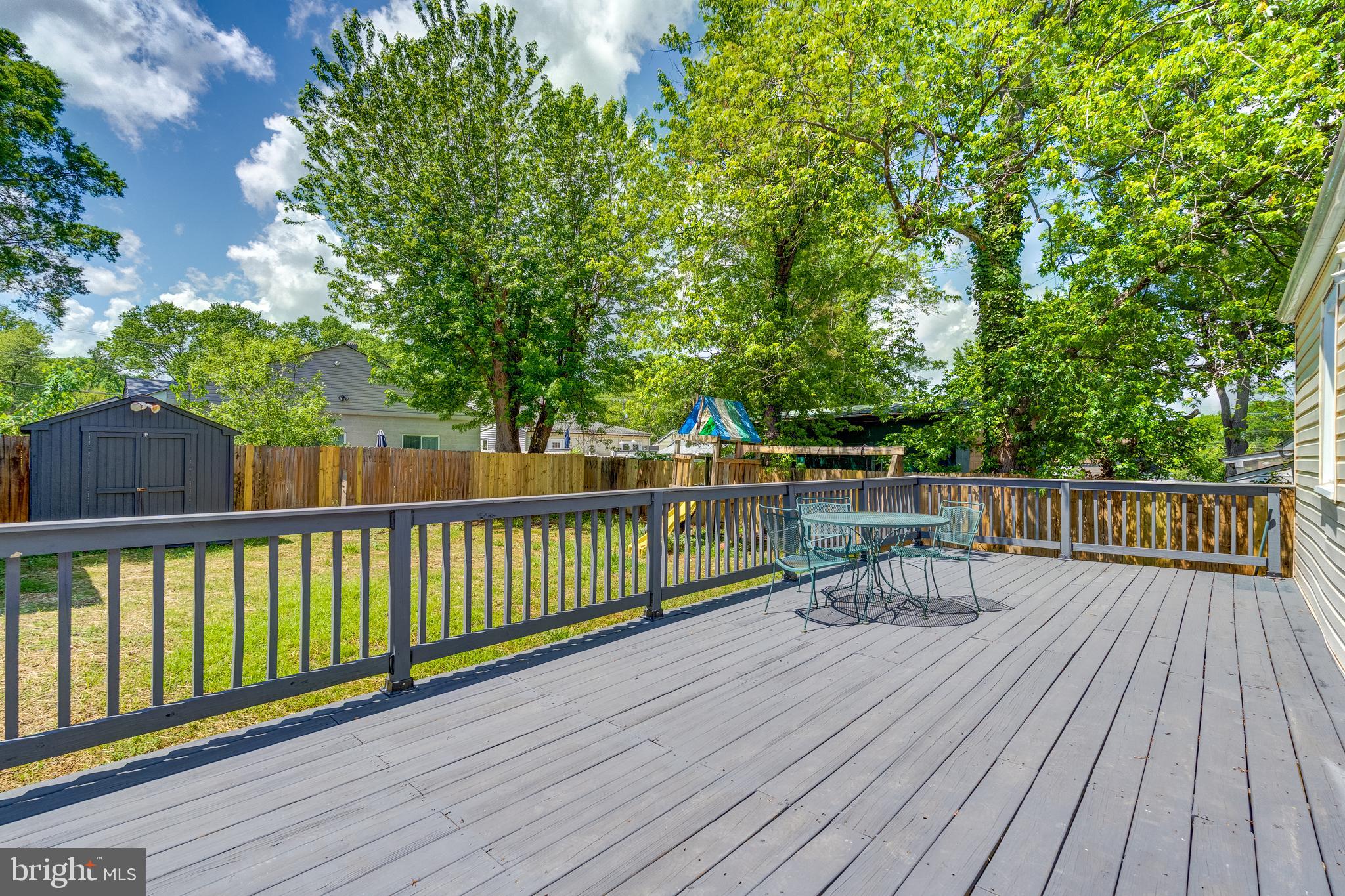 5614 Tremont Dr
