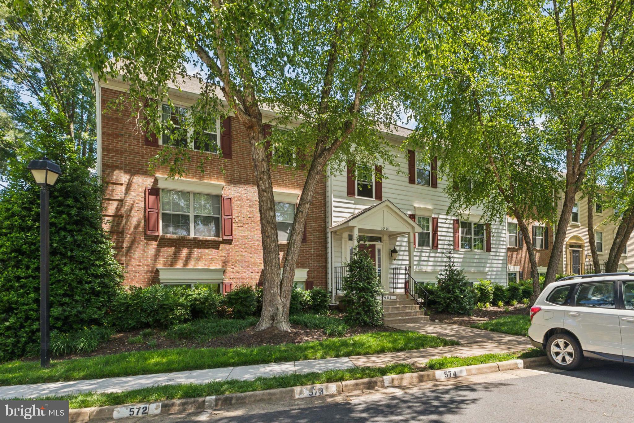 3901 Golf Tee Ct #301