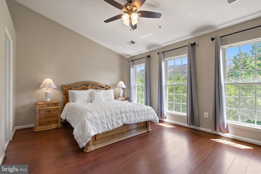 4463-B Beacon Grove Cir #702b