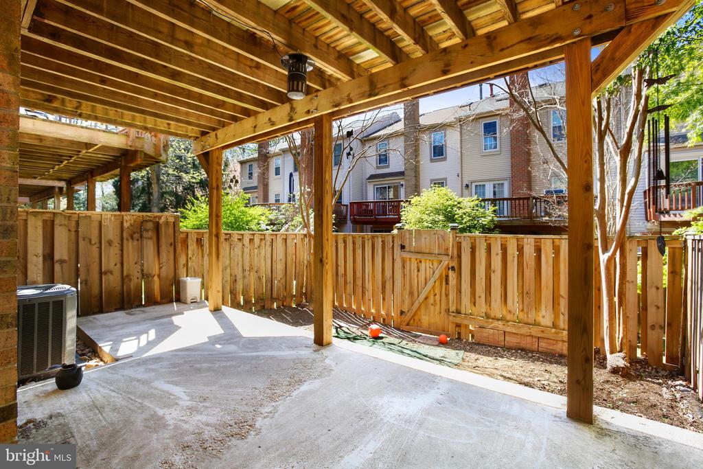 4263 Sleepy Lake Drive