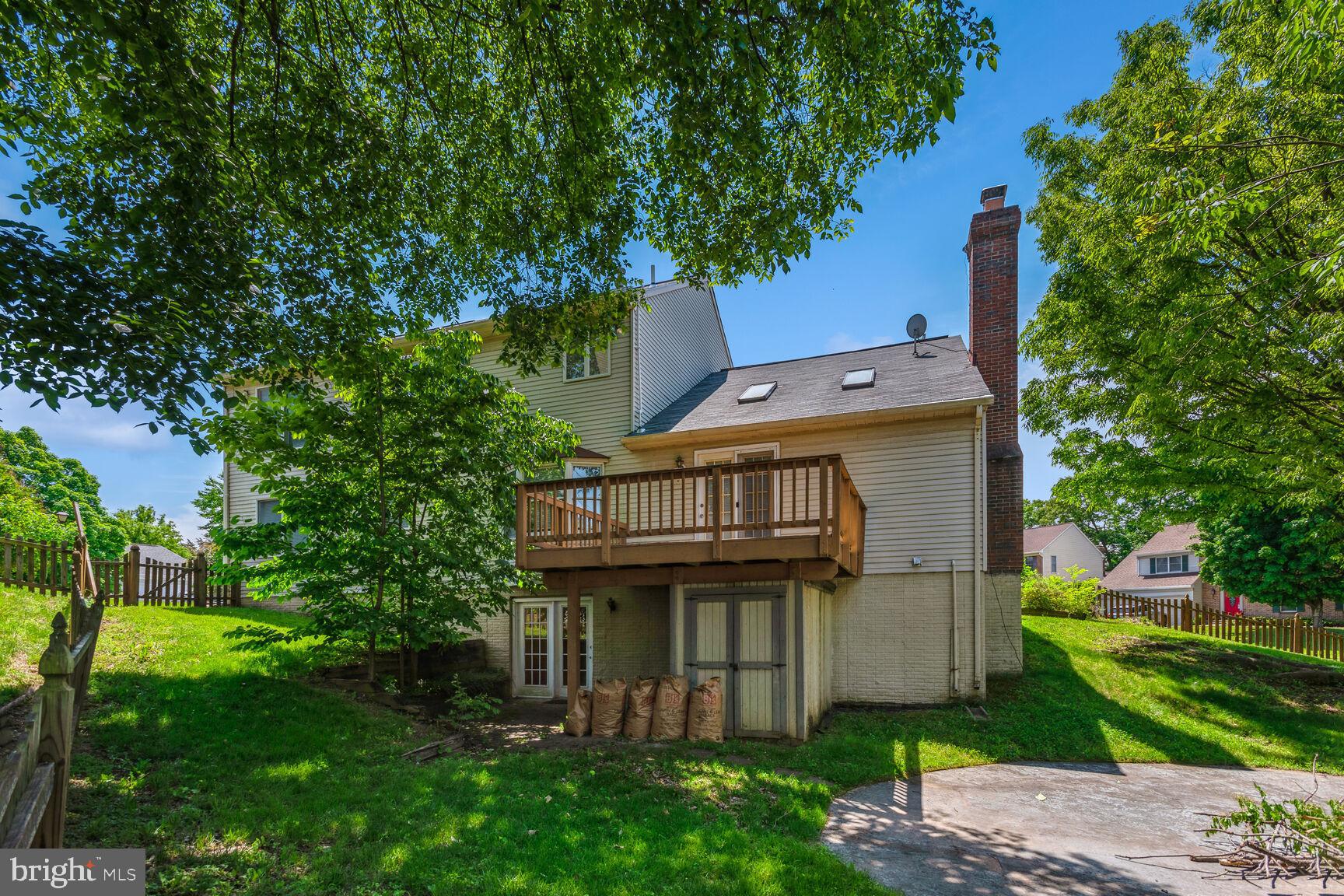 893 BROAD OAKS DR