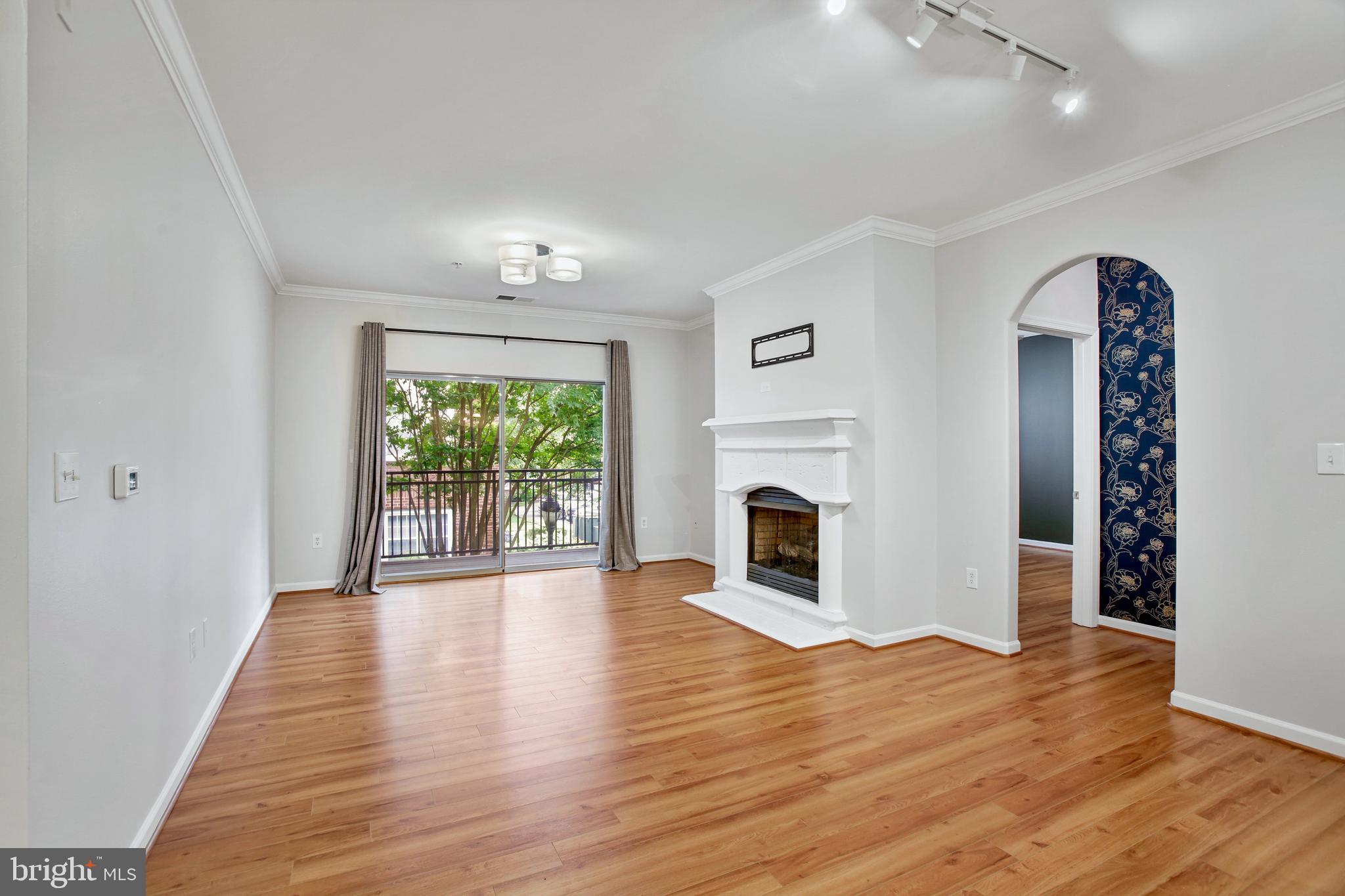 12937 CENTRE PARK CIR #203