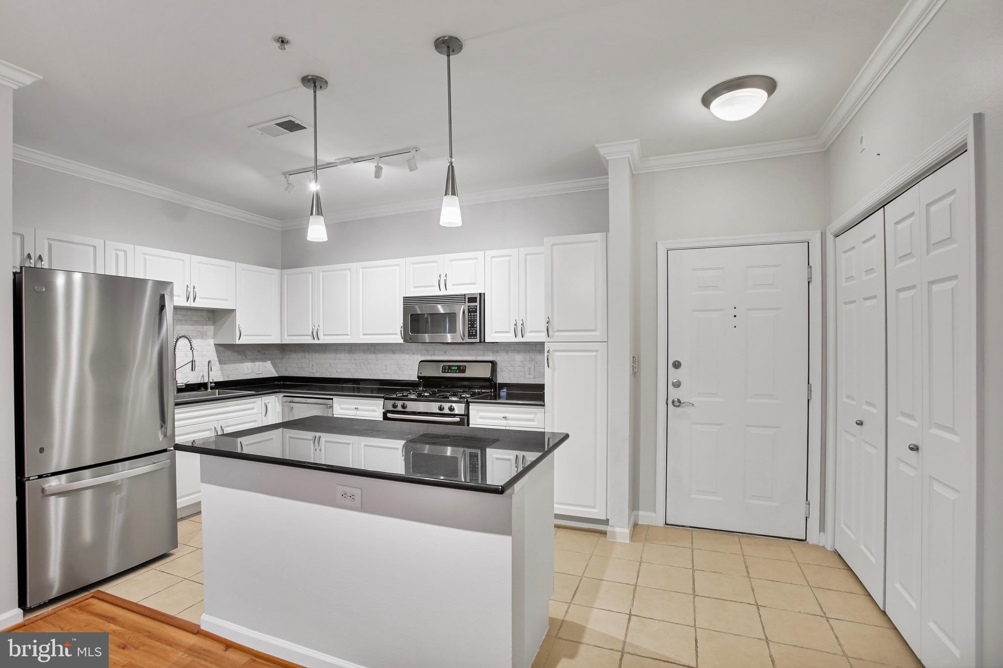 12937 CENTRE PARK CIR #203