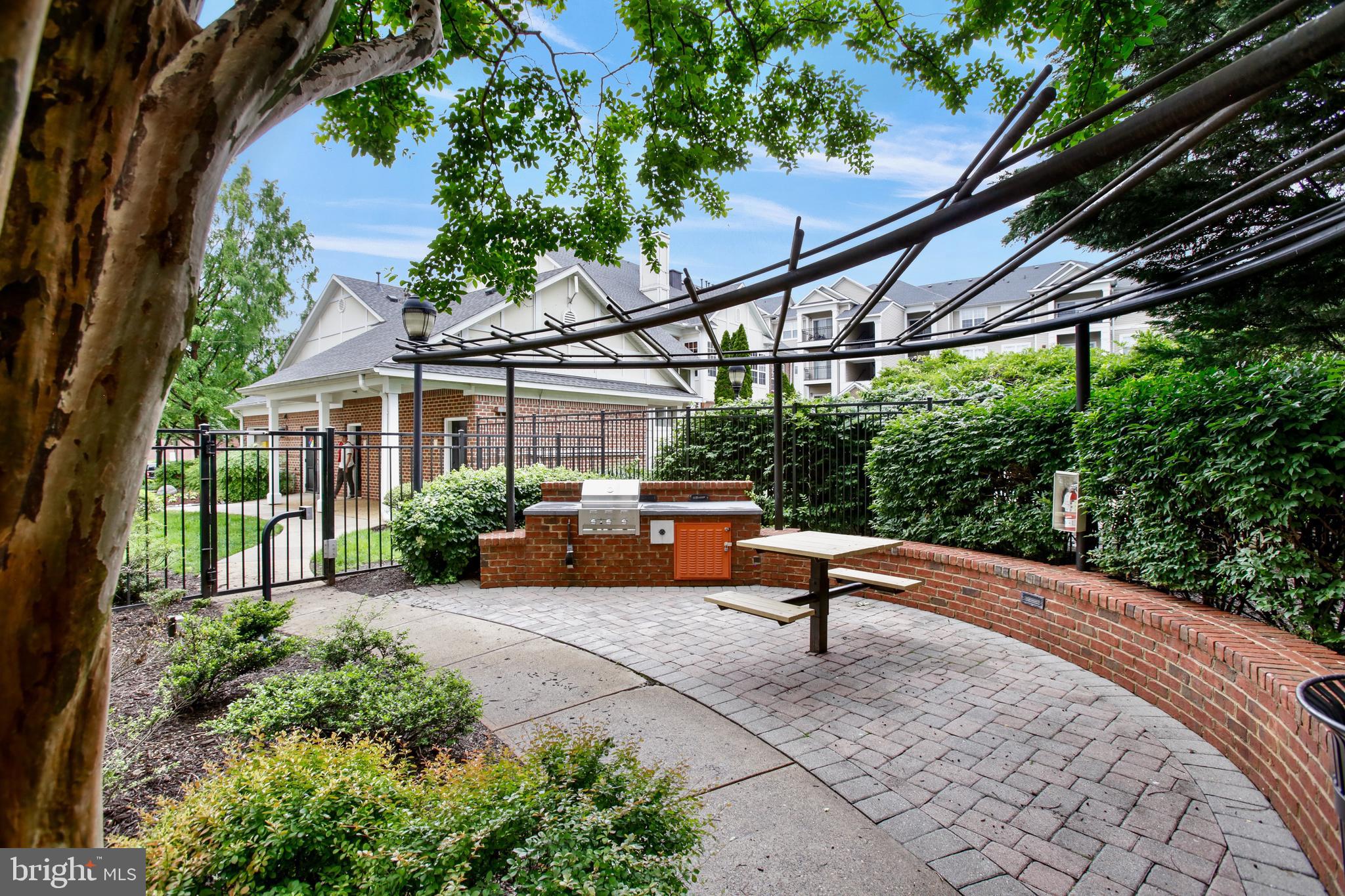 12937 CENTRE PARK CIR #203