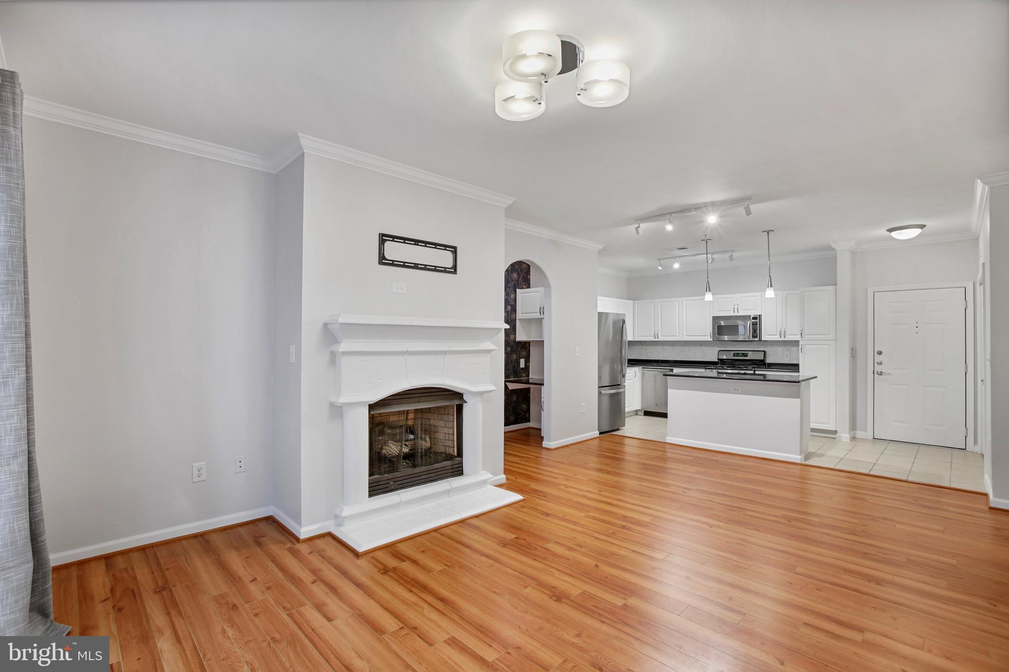 12937 CENTRE PARK CIR #203