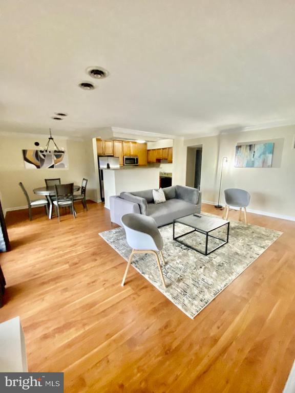 2624 Redcoat Dr #2b