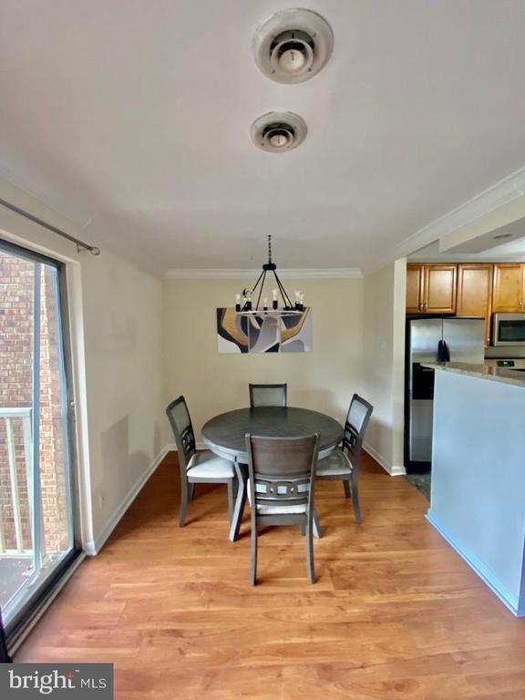 2624 Redcoat Dr #2b