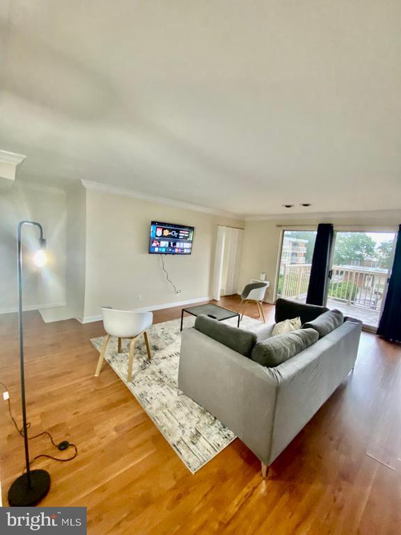2624 Redcoat Dr #2b