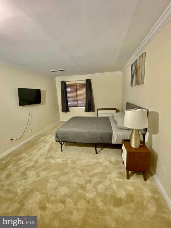 2624 Redcoat Dr #2b