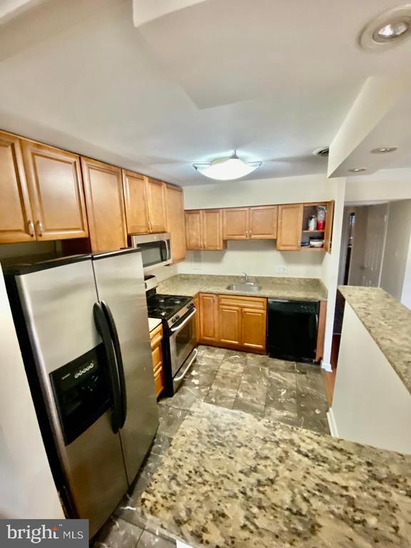 2624 Redcoat Dr #2b