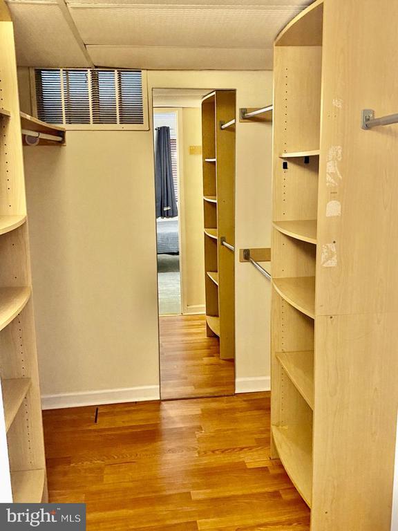 2624 Redcoat Dr #2b
