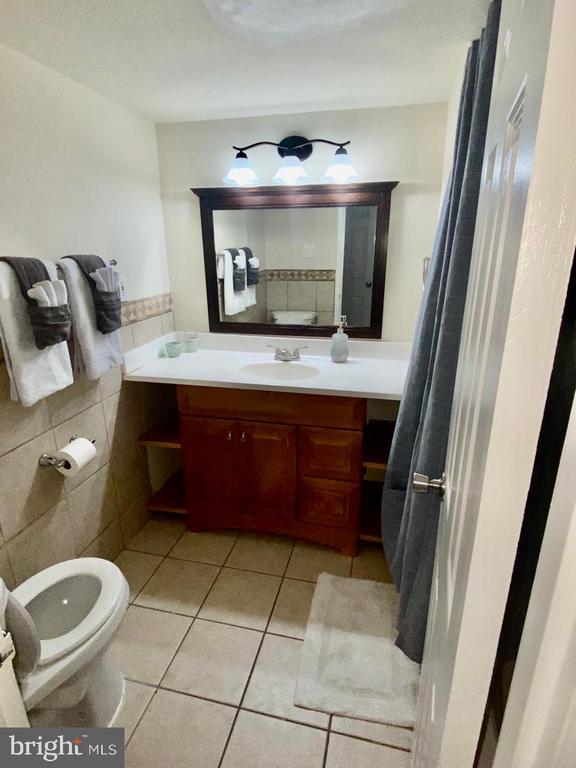 2624 Redcoat Dr #2b