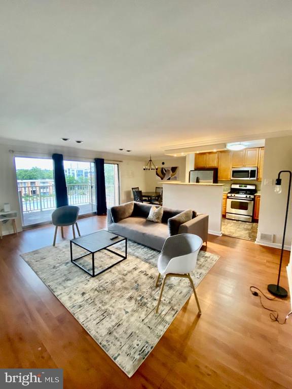 2624 Redcoat Dr #2b