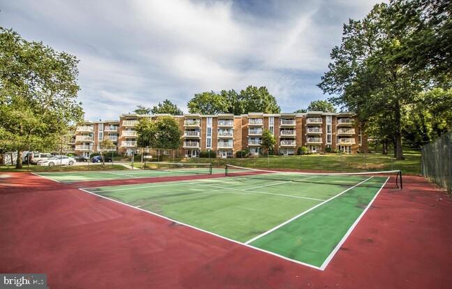 2624 Redcoat Dr #2b