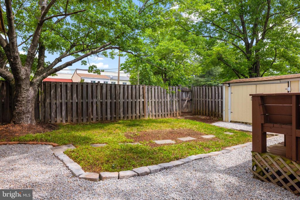 370 Juniper Ct