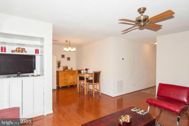 12104 GREEN LEAF CT #102