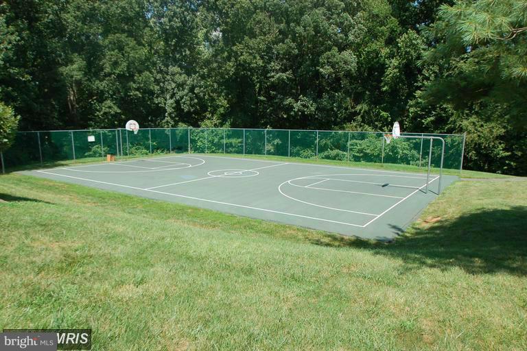 12104 GREEN LEAF CT #102