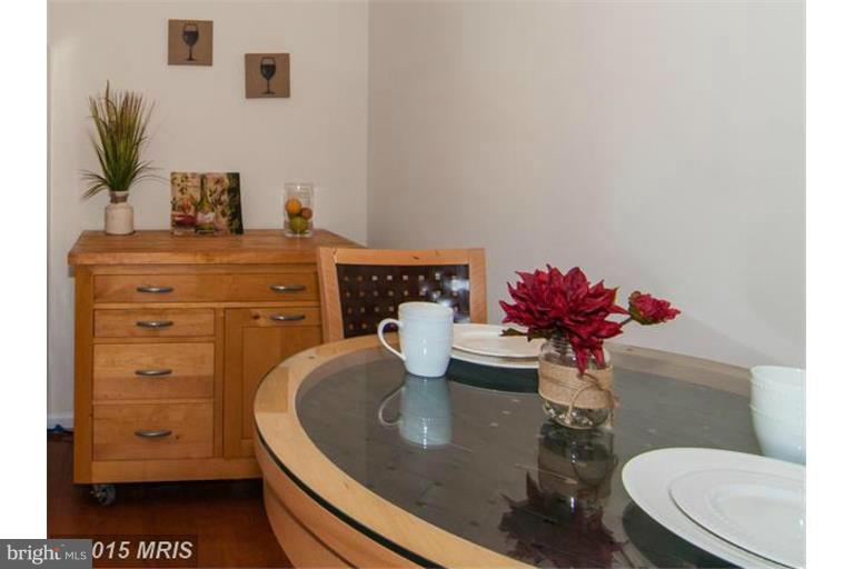 12104 GREEN LEAF CT #102