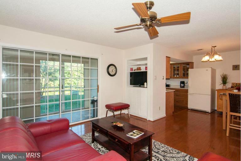 12104 GREEN LEAF CT #102