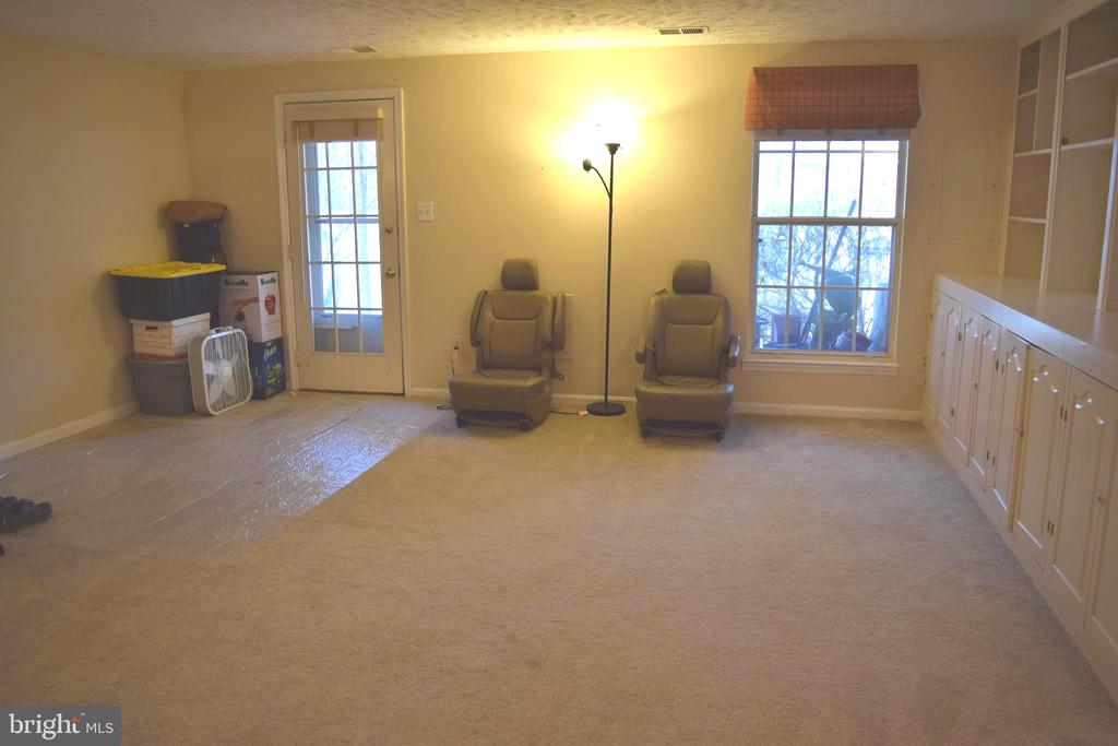 1549 AUTUMN RIDGE CIR