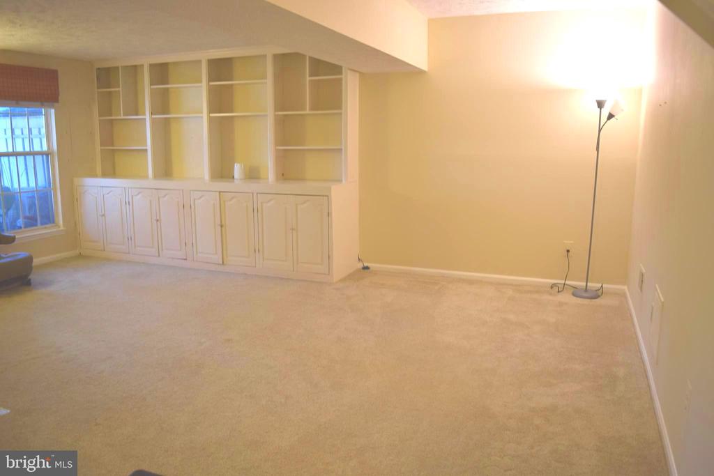 1549 AUTUMN RIDGE CIR