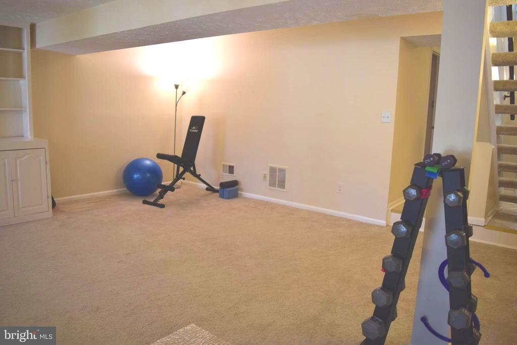 1549 AUTUMN RIDGE CIR