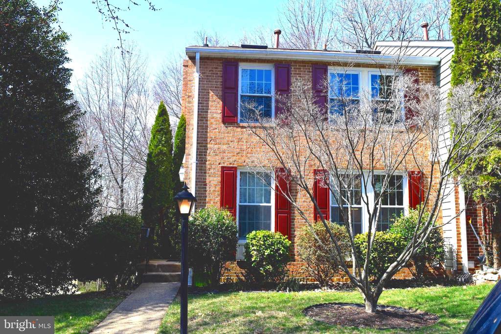 1549 AUTUMN RIDGE CIR
