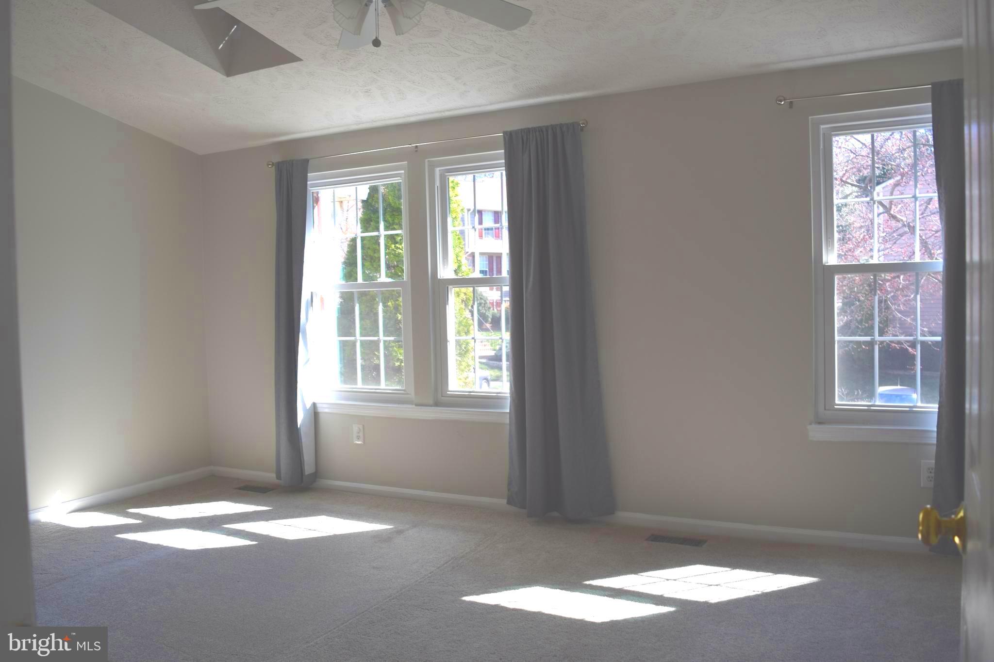 1549 AUTUMN RIDGE CIR