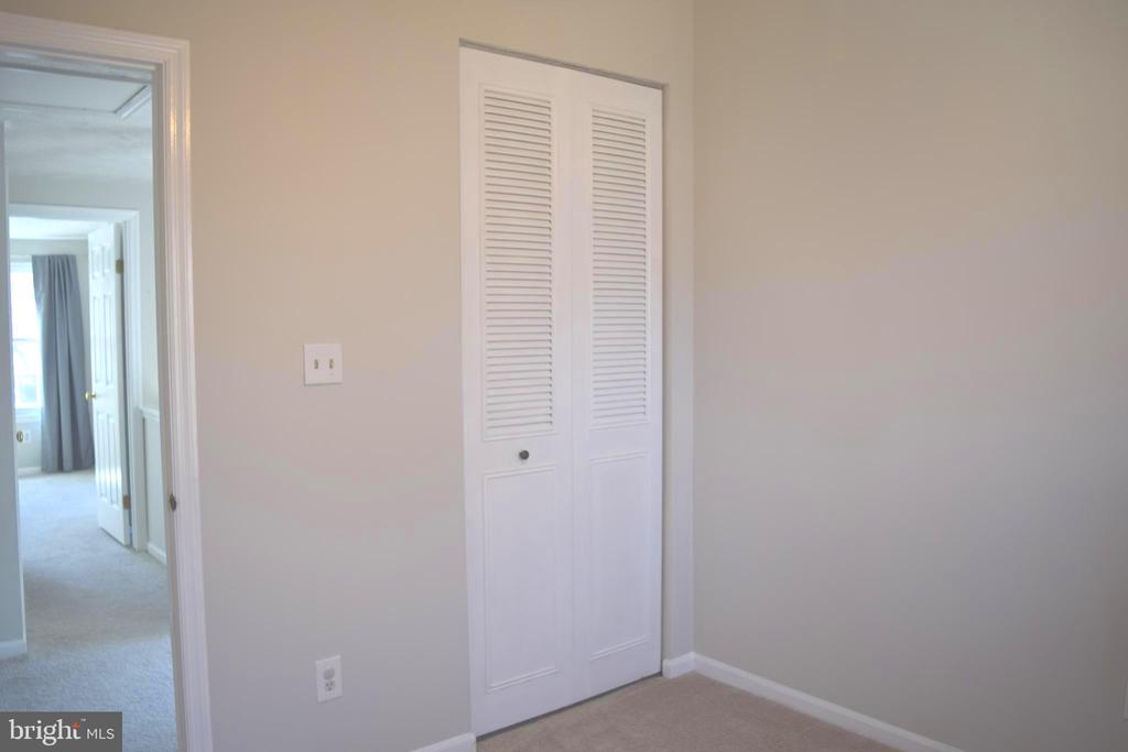 1549 AUTUMN RIDGE CIR