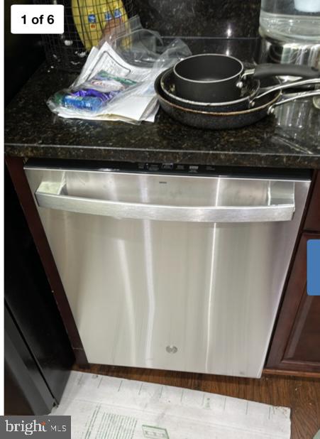 7684 GREEN GARLAND DR