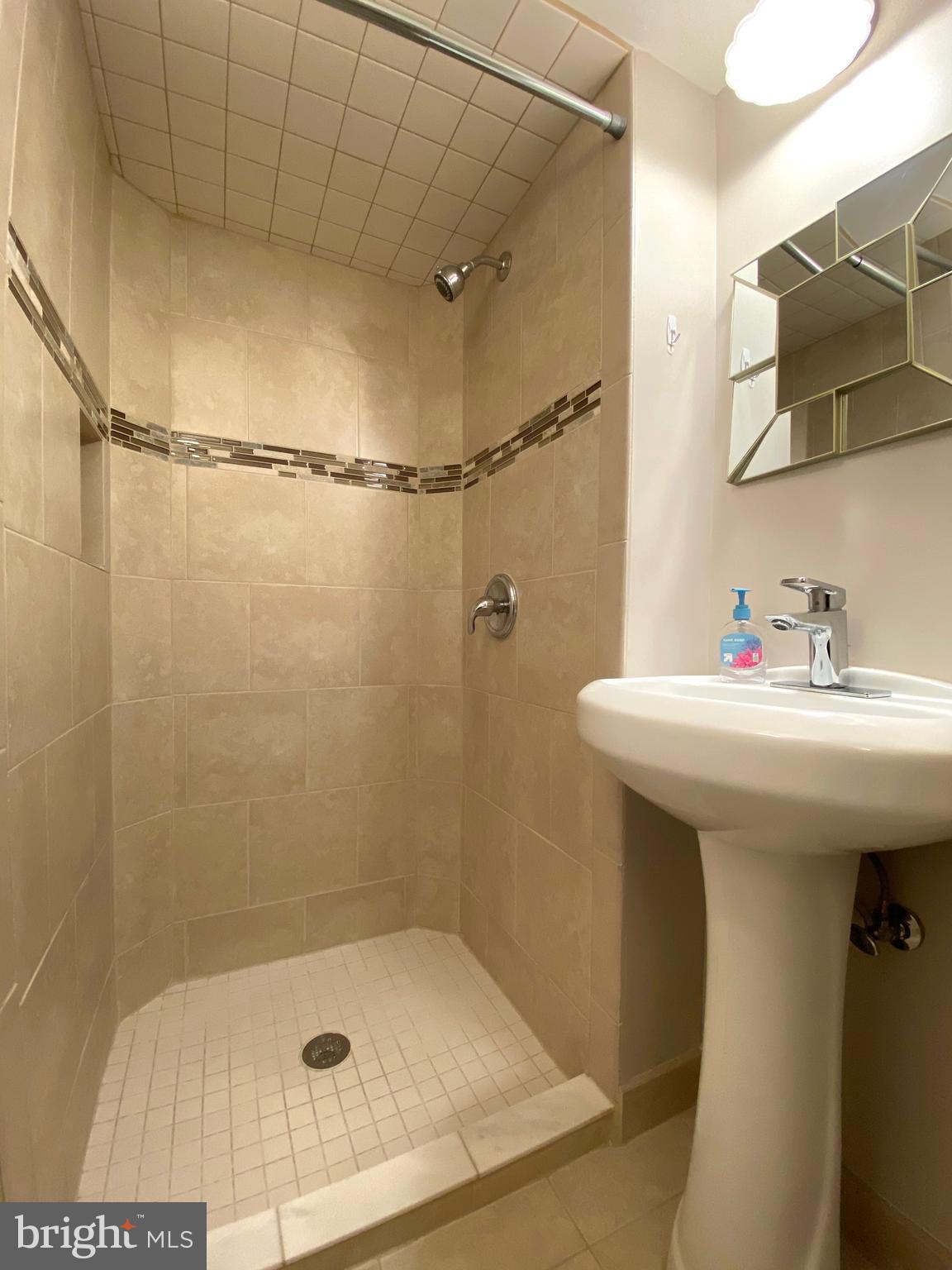 7684 GREEN GARLAND DR