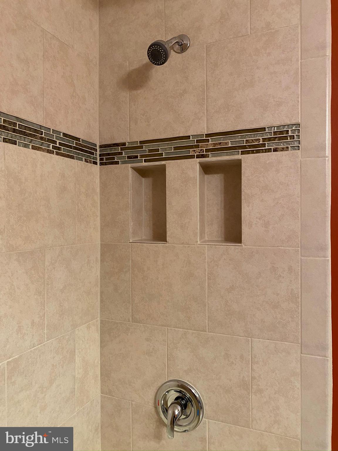 7684 GREEN GARLAND DR