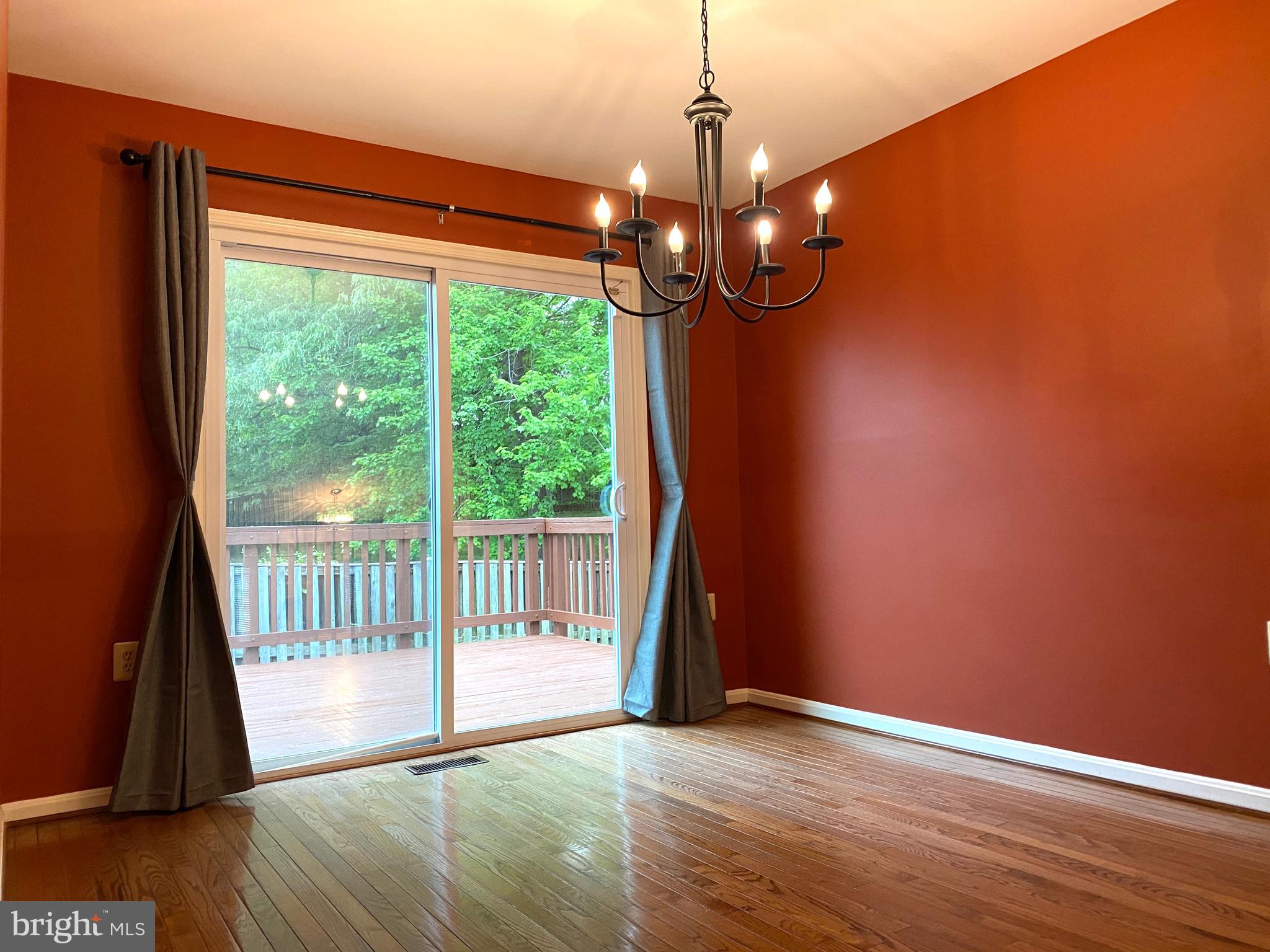 7684 GREEN GARLAND DR