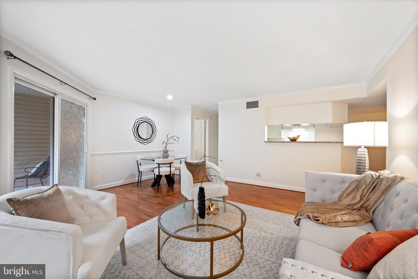 1525 Lincoln Way #203