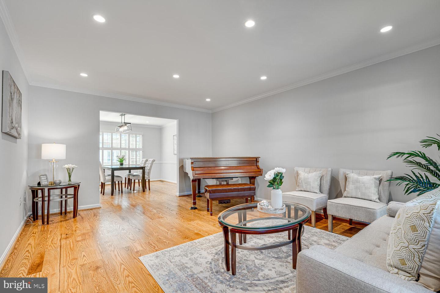 6421 LINWAY TER