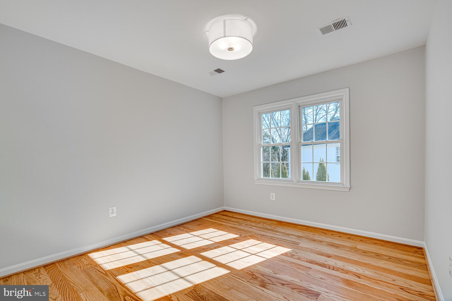 6421 LINWAY TER